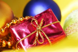 Prawo.pl: zasady opodatkowania prezentów świątecznych