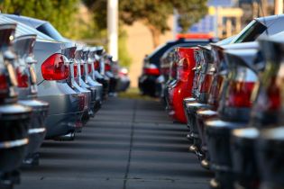 Jakie przepisy regulują miejsca parkingowe na terenie spółdzielni?